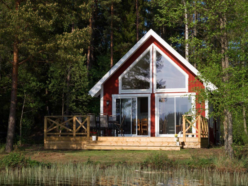 У нас Вы можете заказать финские деревянные дома из клееного бруса.
